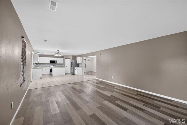 1400 Royal Forest Drive, Mascoutah, IL 62258