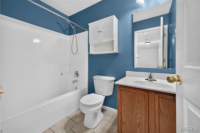 1400 Royal Forest Drive, Mascoutah, IL 62258