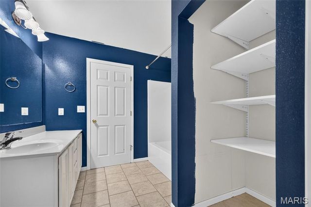 1400 Royal Forest Drive, Mascoutah, IL 62258