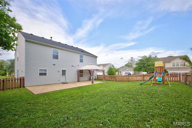 1400 Royal Forest Drive, Mascoutah, IL 62258