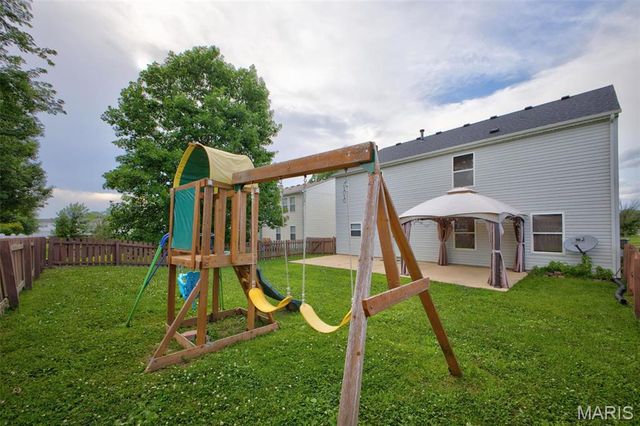 1400 Royal Forest Drive, Mascoutah, IL 62258