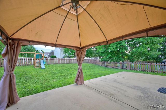 1400 Royal Forest Drive, Mascoutah, IL 62258