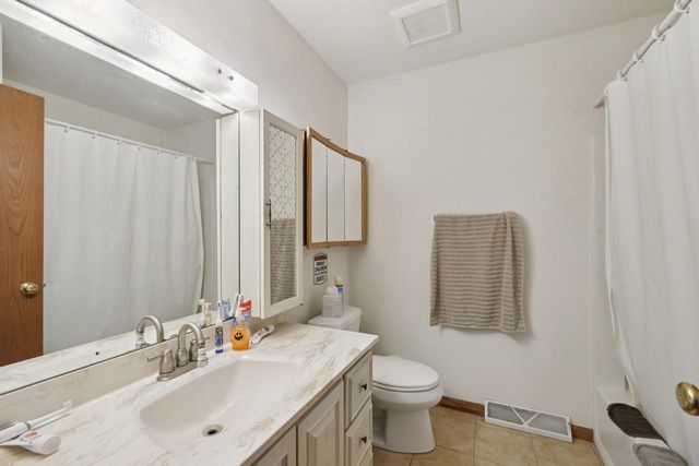 105-107 W Garfield Street, Mount Horeb, WI 53572