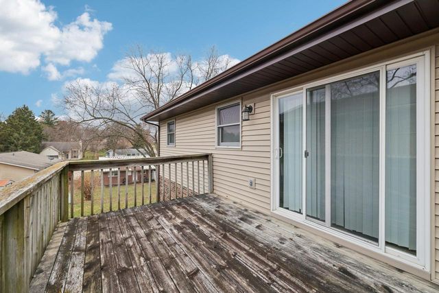 105-107 W Garfield Street, Mount Horeb, WI 53572