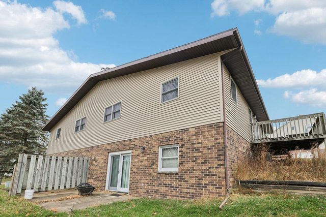 105-107 W Garfield Street, Mount Horeb, WI 53572