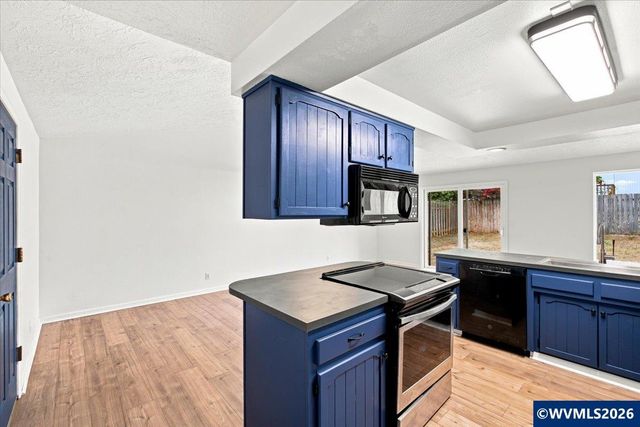 5365 Pike Cir S, Salem, OR 97304