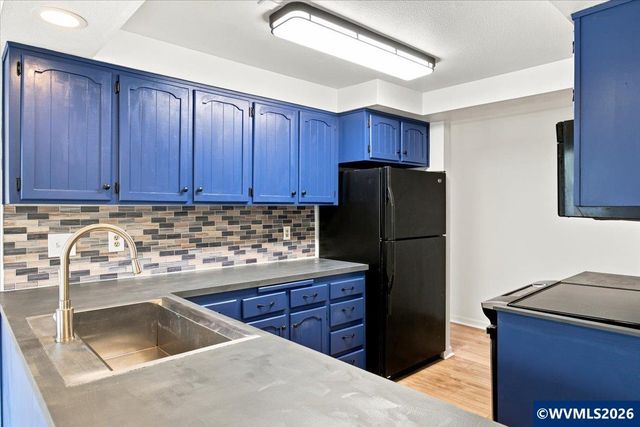 5365 Pike Cir S, Salem, OR 97304