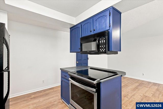 5365 Pike Cir S, Salem, OR 97304