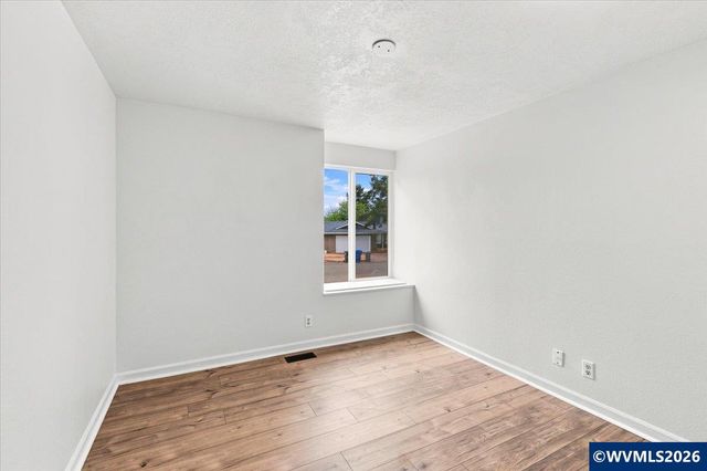5365 Pike Cir S, Salem, OR 97304