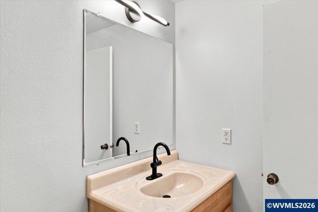 5365 Pike Cir S, Salem, OR 97304
