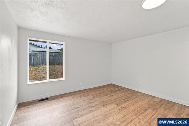 5365 Pike Cir S, Salem, OR 97304