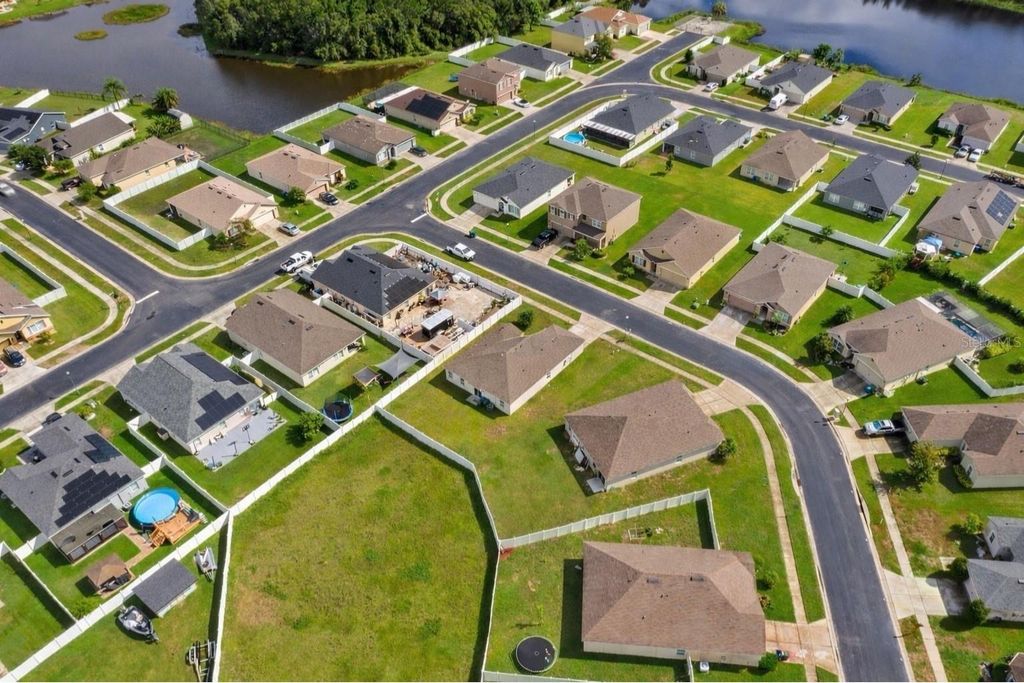 Image 24 of property listing at 6304 RED HERRING DRIVE, Winter Haven, FL 33881