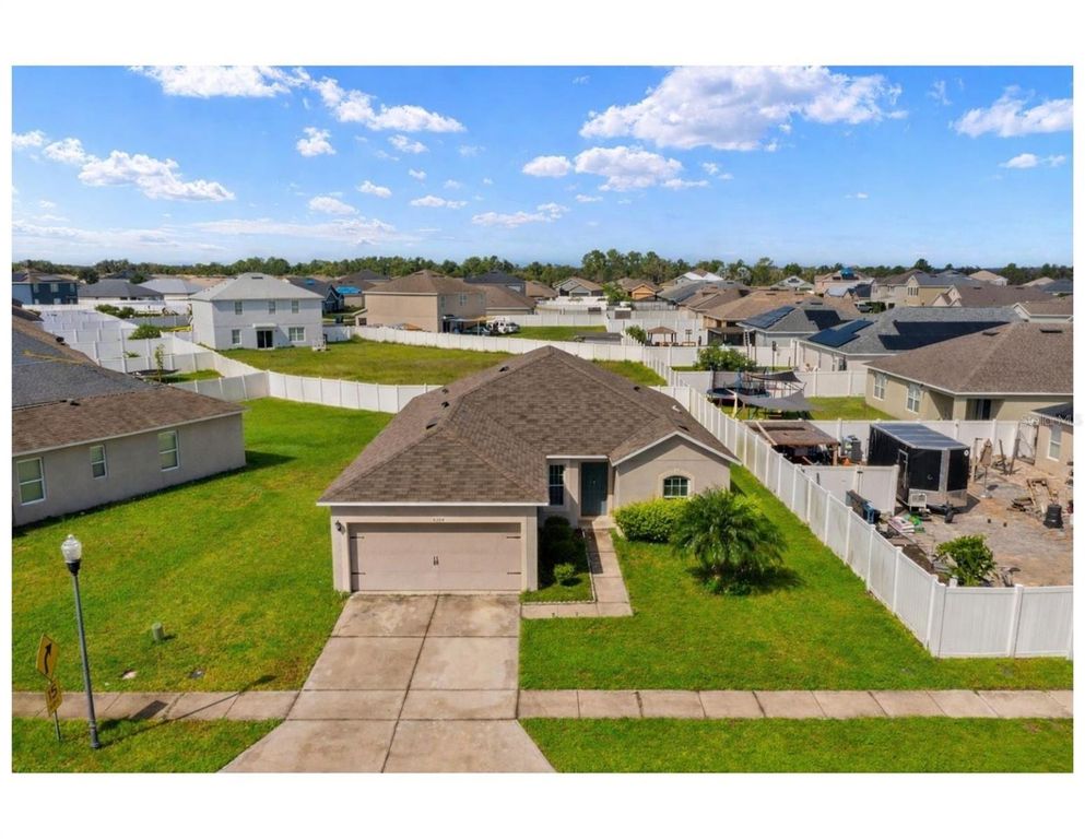 Image 4 of property listing at 6304 RED HERRING DRIVE, Winter Haven, FL 33881