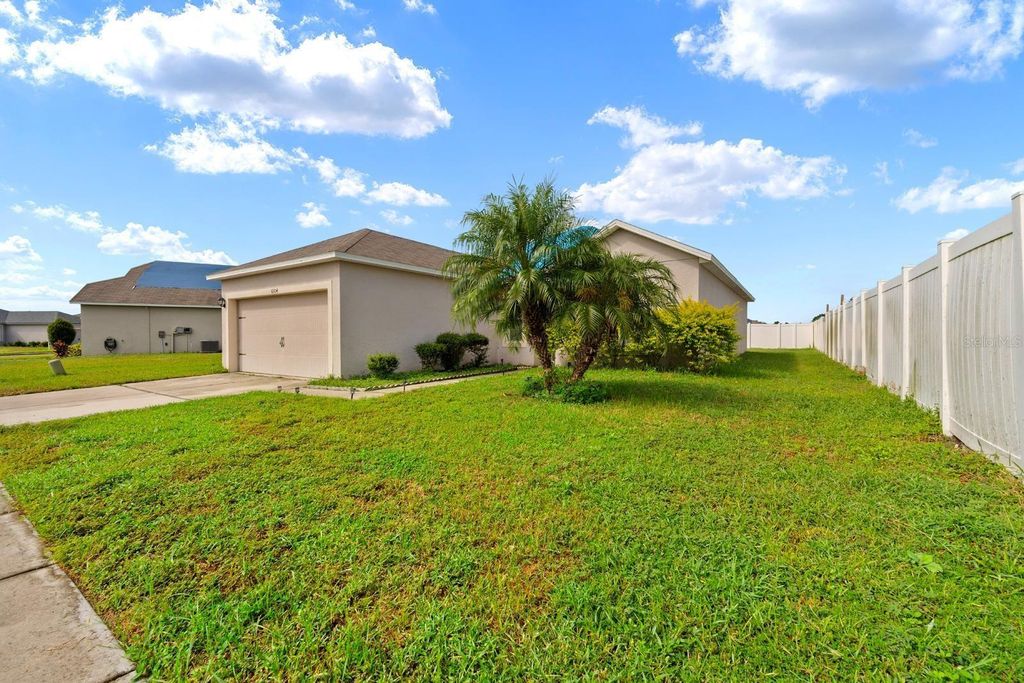 Image 5 of property listing at 6304 RED HERRING DRIVE, Winter Haven, FL 33881