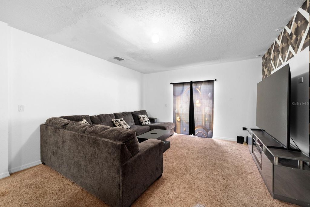 Image 6 of property listing at 6304 RED HERRING DRIVE, Winter Haven, FL 33881