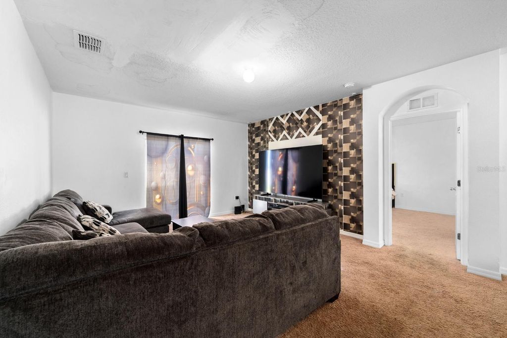 Image 7 of property listing at 6304 RED HERRING DRIVE, Winter Haven, FL 33881