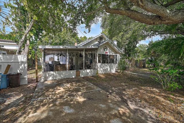 2403 HICKORY AVENUE, Sarasota, FL 34234