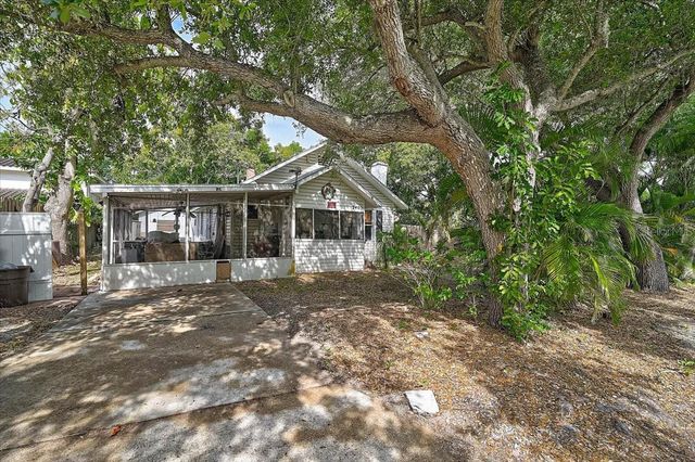 2403 HICKORY AVENUE, Sarasota, FL 34234