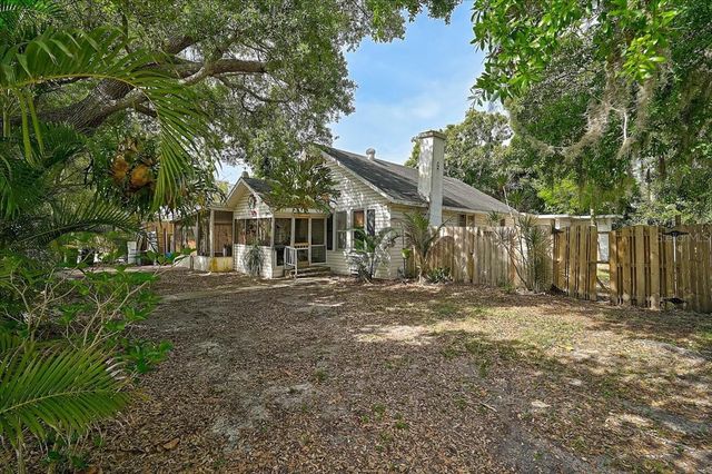 2403 HICKORY AVENUE, Sarasota, FL 34234