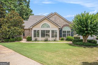 221 Fenwick Circle, Mcdonough, GA 30253