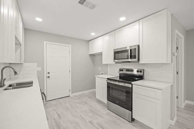 618 Hoffman Street, Houston, TX 77020