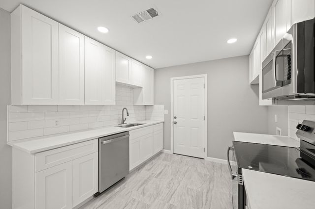 618 Hoffman Street, Houston, TX 77020