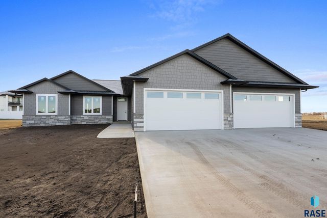 6105 W 54th St Street, Sioux Falls, SD 57107