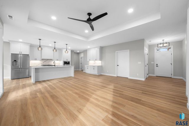 6105 W 54th St Street, Sioux Falls, SD 57107