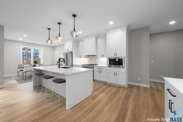 6105 W 54th St Street, Sioux Falls, SD 57107