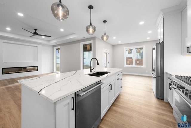 6105 W 54th St Street, Sioux Falls, SD 57107