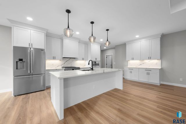 6105 W 54th St Street, Sioux Falls, SD 57107