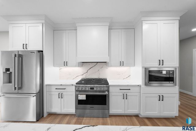 6105 W 54th St Street, Sioux Falls, SD 57107