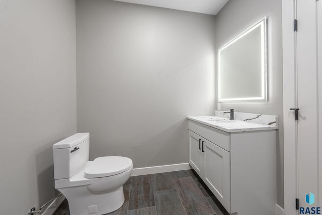 6105 W 54th St Street, Sioux Falls, SD 57107