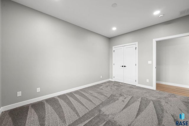 6105 W 54th St Street, Sioux Falls, SD 57107