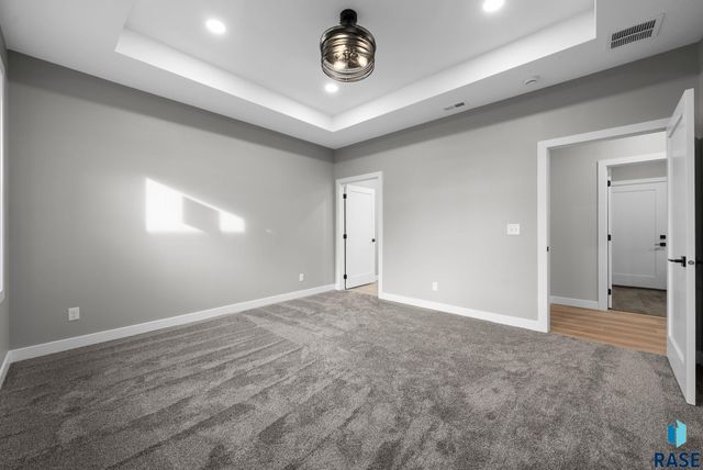 6105 W 54th St Street, Sioux Falls, SD 57107