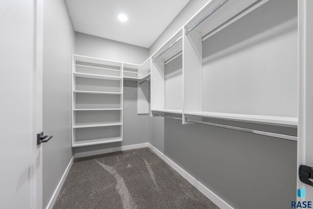 6105 W 54th St Street, Sioux Falls, SD 57107