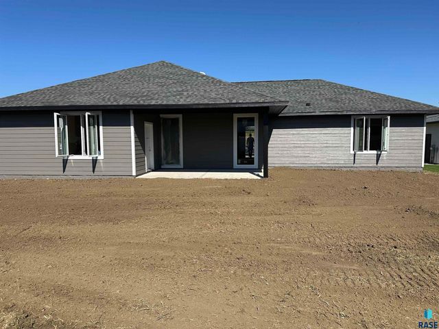 6105 W 54th St Street, Sioux Falls, SD 57107