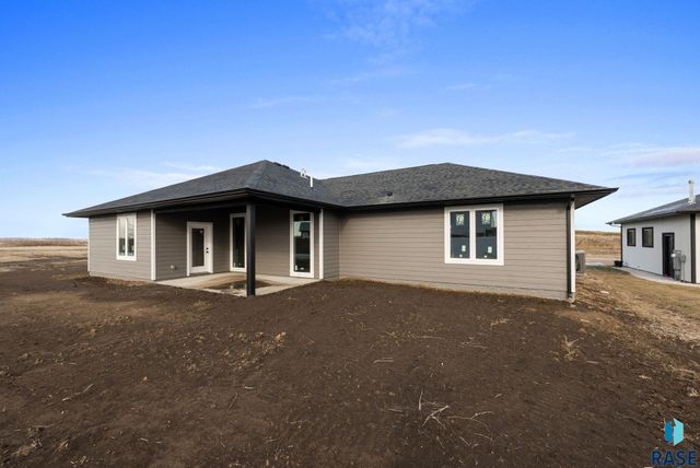 6105 W 54th St Street, Sioux Falls, SD 57107