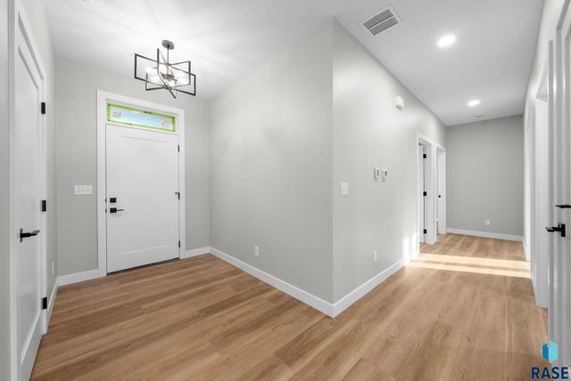 6105 W 54th St Street, Sioux Falls, SD 57107