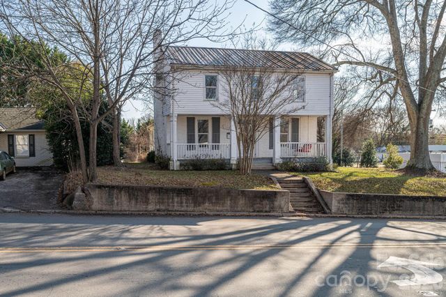 329 W Main Street, Lincolnton, NC 28092
