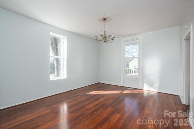 329 W Main Street, Lincolnton, NC 28092