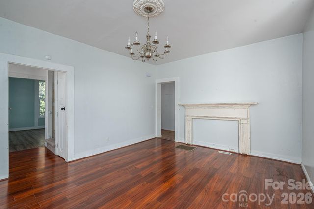 329 W Main Street, Lincolnton, NC 28092