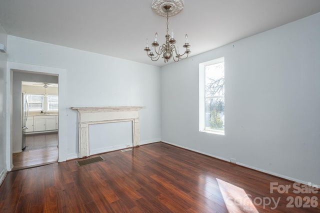 329 W Main Street, Lincolnton, NC 28092