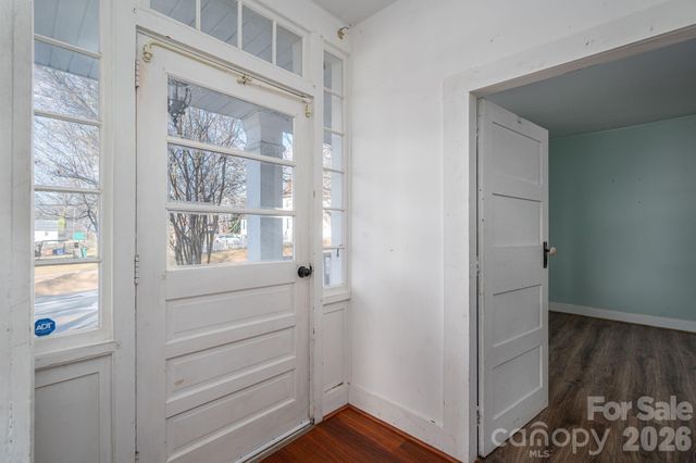 329 W Main Street, Lincolnton, NC 28092