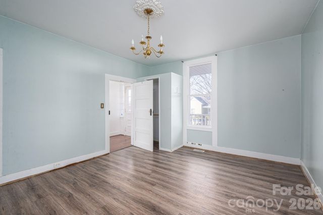 329 W Main Street, Lincolnton, NC 28092