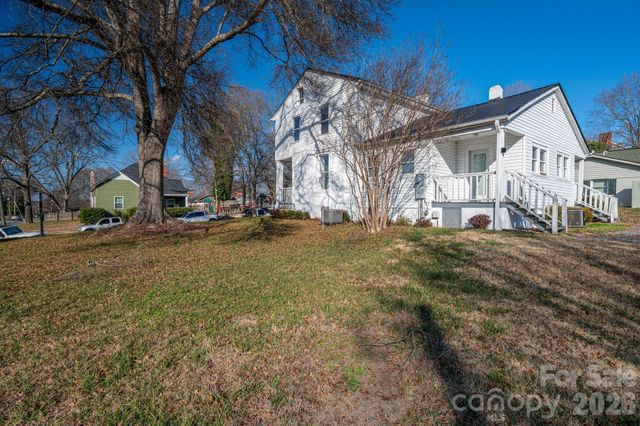 329 W Main Street, Lincolnton, NC 28092
