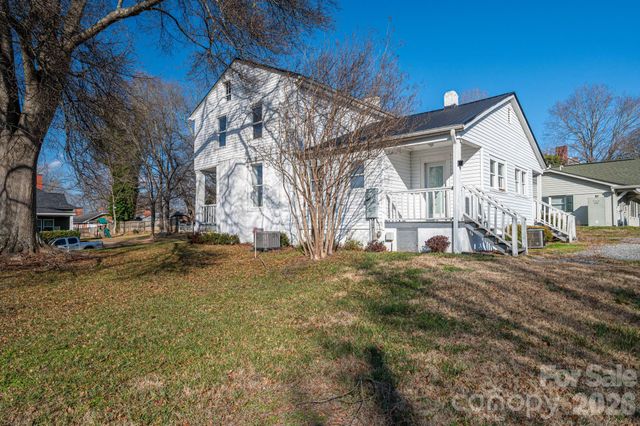329 W Main Street, Lincolnton, NC 28092