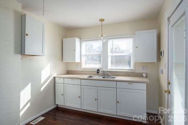 329 W Main Street, Lincolnton, NC 28092