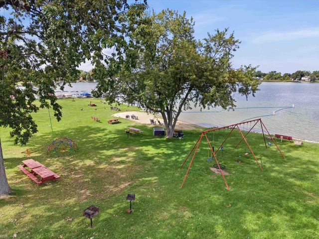 1660 Beechmont Street, Keego Harbor, MI 48320