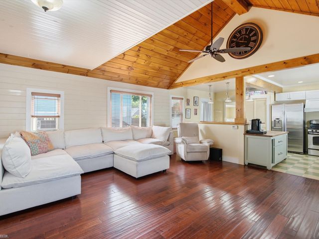 1660 Beechmont Street, Keego Harbor, MI 48320